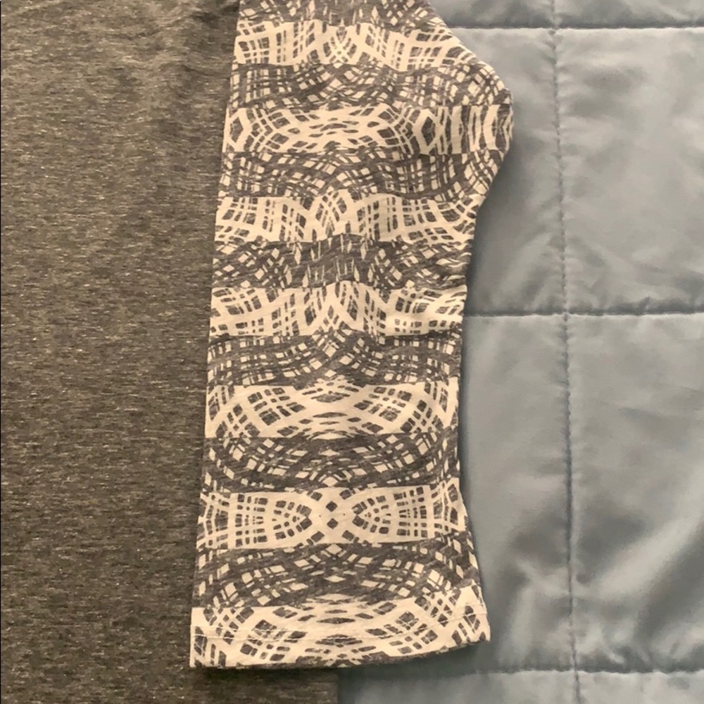 LULAROE TOP - Picture 2 of 3
